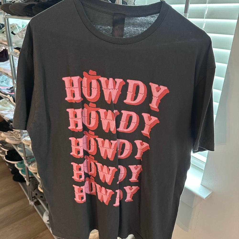 Sweet Claire Black Short Sleeve Tee with Pink "Howdy" Graphic